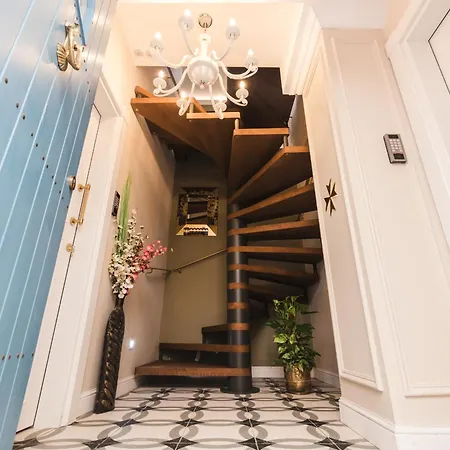 Iz-zebbuga The Penthouse Royal 8 Гостевой дом 3*