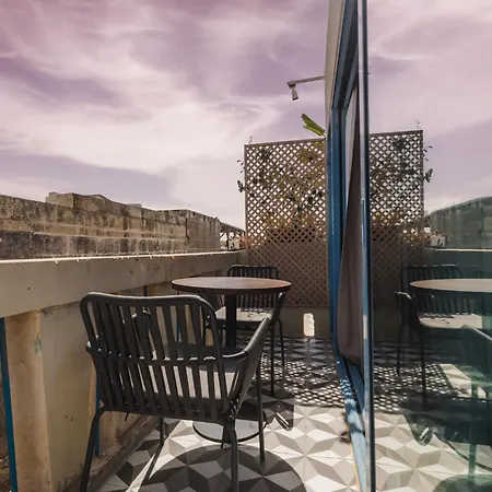 Iz-zebbuga The Penthouse Royal 8 Vendégház