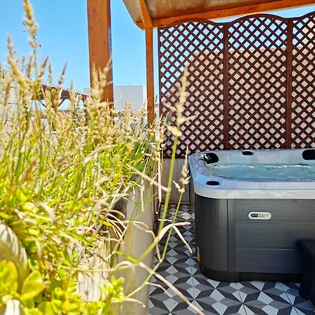 Iz-zebbuga The Penthouse Royal 8 Vendégház