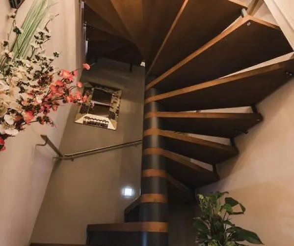 Iz-zebbuga The Penthouse Royal 8 3* Zebbug (Southern Region)